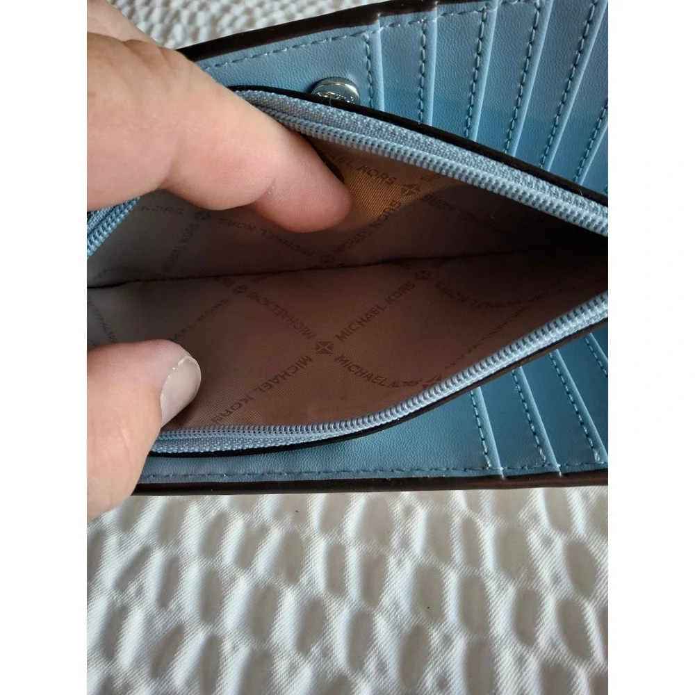 Michael Kors Jet Set Slim Bifold Wallet Vanilla Signature Logo Light Blue Trim